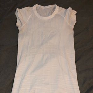 Lululemon swiftly tech short sleeve shirt